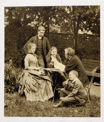 Gustave Eiffel med familie. Fotografi 1882 av Unknown photographer