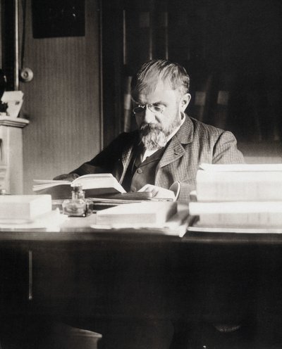 Henri Poincaré ved sitt arbeidsbord - Bibl. fra Ecole Polytechnique av Unknown photographer