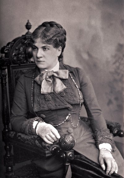 Mme Alix-Marie PASCA (1836-1906) - Portrett av Alix Pasca (1835-1914), fransk komiker. Fotografering sent på 1800-tallet. av Unknown photographer