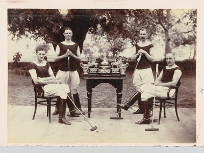 Pololag med trofeer av Unknown photographer