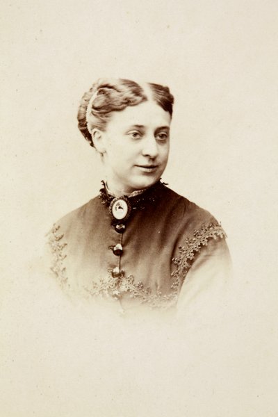 Portrett av frøken Dunlop, ca. 1860-tallet (s/hvitt-bilde) av Unknown photographer