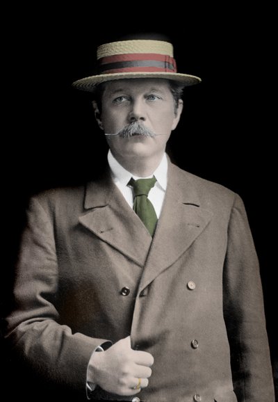 Portrett av Sir Arthur Conan Doyle (1859-1930), engelsk forfatter, skaperen av karakteren til "Sherlock Holmes". av Unknown photographer