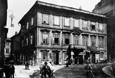 Praha, før 1897. Bygningen der forfatteren Franz Kafka ble født. av Unknown photographer