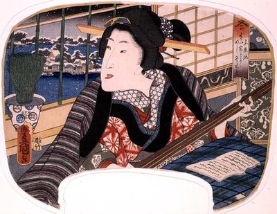 Vinter, Shinobazu-dammen; En geisha som øver på en ballade, design for en fan fra et sett på fire som illustrerer årstidene av Utagawa Kunisada