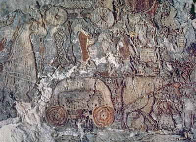 Detalj av et dyr som trekker en vogn, fra et billedvev funnet med Osebergskipet (tekstil) av Viking