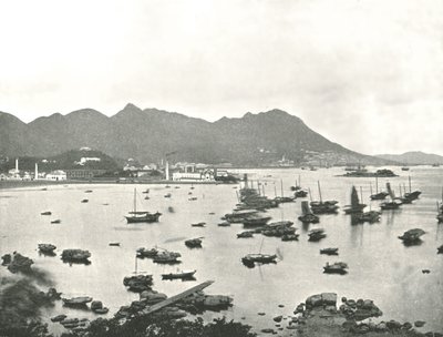 East Point som viser Victoria Hills, Hong Kong, 1895. av W and S Ltd