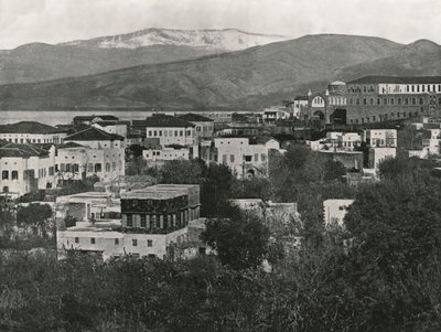 Utsikt over byen med Libanonfjellet, Beirut, 1895. av W and S Ltd