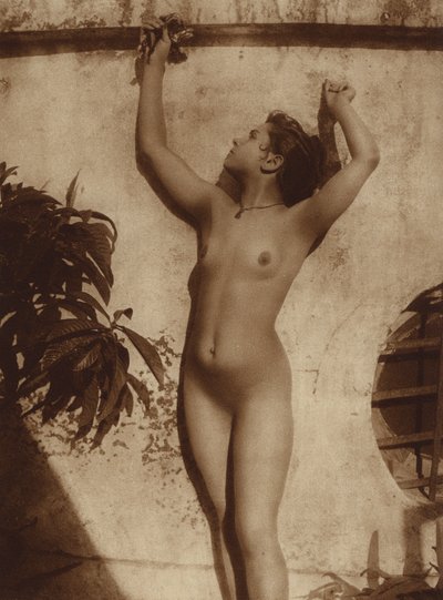 Italiensk kvinne (fra Sicilia) (s/hvitt-bilde) av Baron Wilhelm von Gloeden