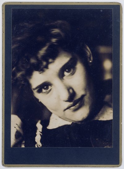Portrett av Lise Jordan Portrett av Lise Jordan 1891 Søster til Marie Breitner (tittel på objekt) av Willem Witsen (attributed to)