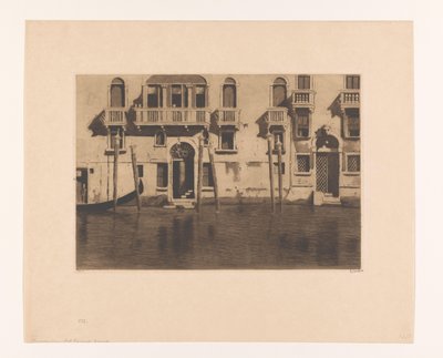 Utsikt over fasader og pullerter langs Canal Grande i Venezia Hus med seks pullerter, Venezia (original tittel) av Willem Witsen (signed by artist)