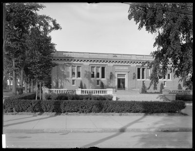 Elmhurst filial av Queens Borough Public Library; Et Carnegie-bibliotek, ca. 1910 av William Davis Hassler