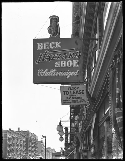 Sign for Beck Hazzard Shoes, New York City, juli 1916 av William Davis Hassler