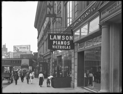 Sign for Lawson Pianos, 372 E. 149th Street, New York City, 2. august 1916 av William Davis Hassler