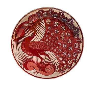 Red Luster Peacock Plate av William de Morgan