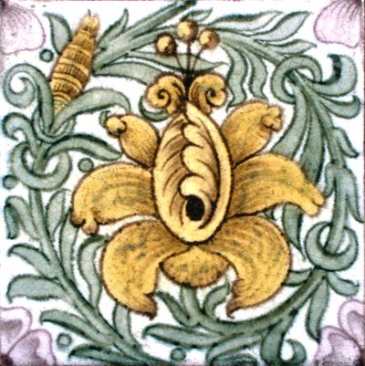 Fliser med blomsterdesign (keramikk) av William de Morgan