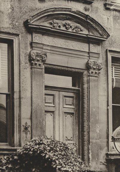 Doorway, Chipping Campden, Gloucestershire (s/hvitt-bilde) av William Galsworthy Davie