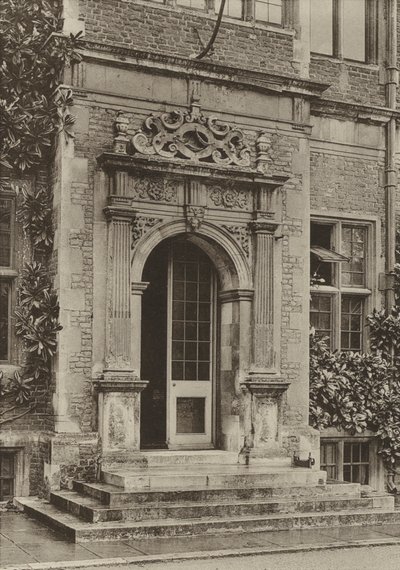 Doorway, In the Court, Hatfield House (s/hv-bilde) av William Galsworthy Davie