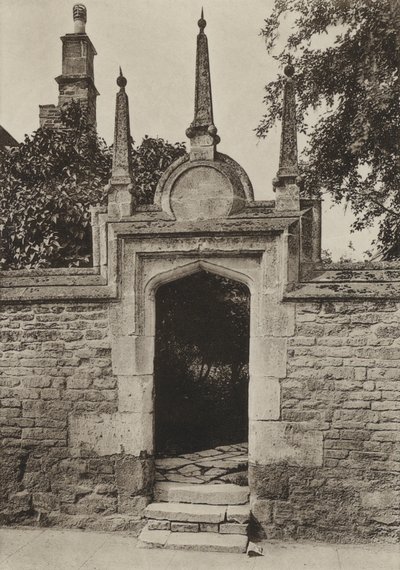 Doorway, Paynis Almshouses, Oundle (s/hvitt bilde) av William Galsworthy Davie