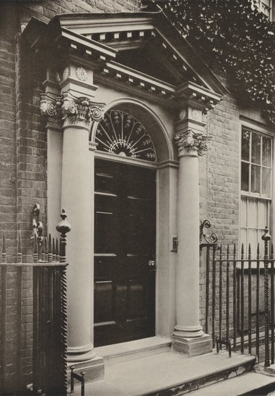 Døråpning, Redhill Road, Reigate, Surrey (s/hvitt bilde) av William Galsworthy Davie