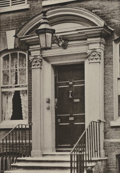 Doorway, Southgate Street, Winchester (s/hvitt bilde) av William Galsworthy Davie