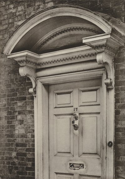 Doorway, The Causeway, Horsham, Sussex (s/hvitt bilde) av William Galsworthy Davie