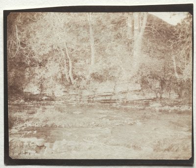 En fjellrev som renner ved foten av Doune Castle av William Henry Fox Talbot