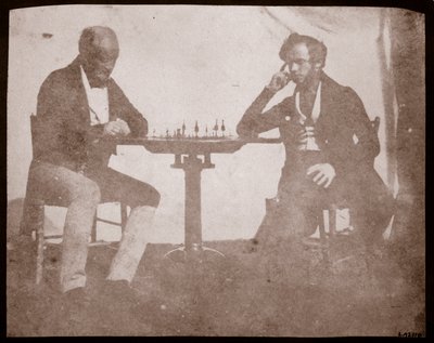 Nicolaas Henneman vurderer sitt trekk i et parti sjakk, september 1841 (saltpapirtrykk fra kalorinegativ) av William Henry Fox Talbot