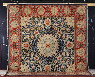Et sjeldent "Swan-House" Hammersmith håndknyttet teppe, Morris & Co., ca. 1890 av William Morris