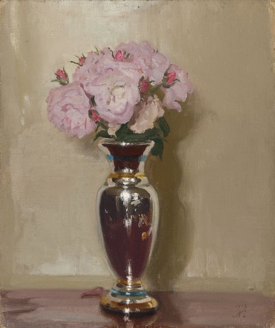Rosa roser i en sølvglansvase av William Nicholson