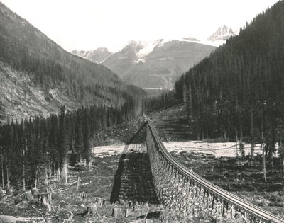 The Rockies: Loop som viser fire spor, 1895. av William Notman and Son
