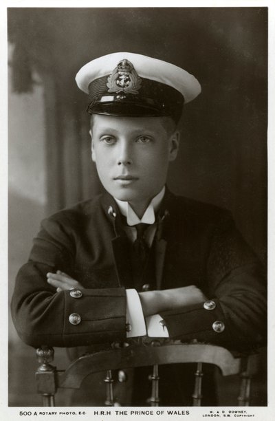 Prinsen av Wales i marineuniform, c1910. av William and Daniel Downey