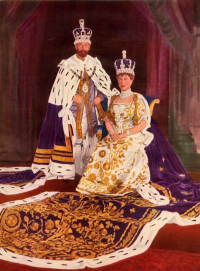 Deres Majesteter kong George V og dronning Mary i sine kroningskapper, 1911, 1951. av William and Daniel Downey