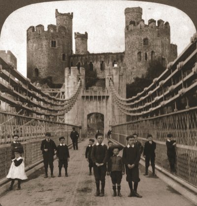 Conway, Wales, middelalderslott og bro, 1901. av Works and Sun Sculpture Studios