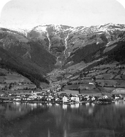 Zell am See og fjellet Schmittenhöhe, Salzburg, Østerrike, ca 1900-tallet. av Wurthle and Sons