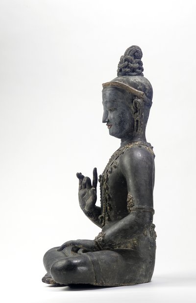 Bodhisattva i nepalesisk-kinesisk stil (lakk, klut, spor av blå, gull og grønn maling og bladgull) av Yuan Dynasty Chinese School