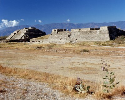 Utsikt over den nordlige plattformen (500 f.Kr.-850 e.Kr.) av Zapotec Zapotec