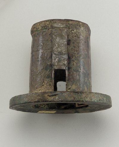 Vogntilpasning: akselkapsel (bronse) av Zhou Dynasty Chinese School