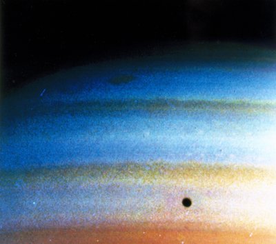 Skymønstre på Saturn, fotografert av Voyager 1 av Frederick (attr. to) Barnard