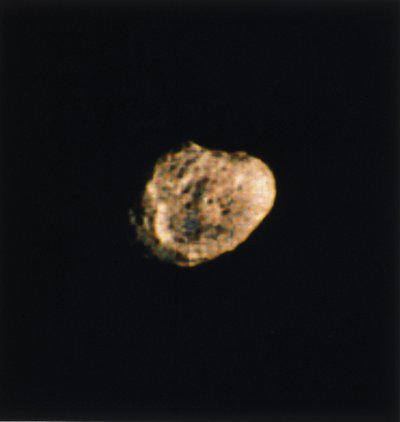 Hyperion, en av Saturns måner, fotografert av Voyager 2 av Ferdinand Georg Waldmuller