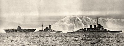 Ships HMS Ark Royal, HMS Malaya and HMS Renown leaving their base in Gibraltar, c.1940 (photo)   1171832   no       norwegian Successfully Translated  Original: Verzameling der Goden op de Olympus Translat: Verzameling der Goden op de Olympus 1365282 no no av . .