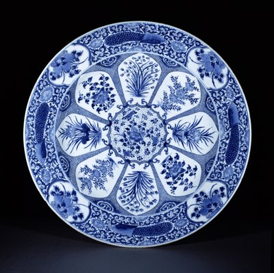 Blå og hvit plate, Kangxi-perioden, ca. 1700 (porselen) av Chinese School