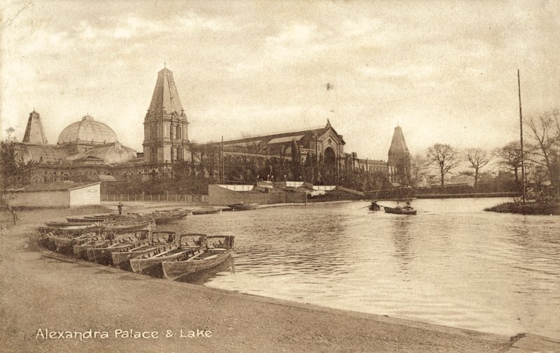 Alexandra Palace, Lake (s/hvitt bilde) av (after) English photographer