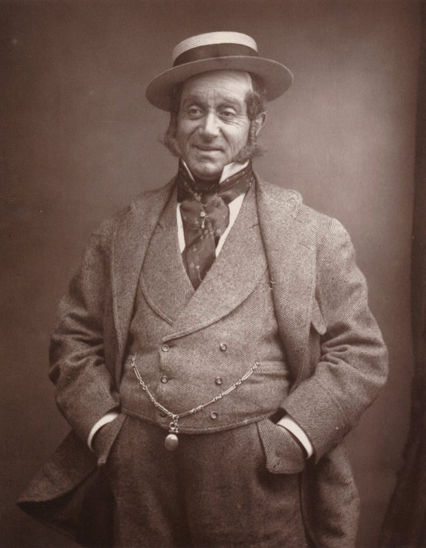  av (after) English photographer