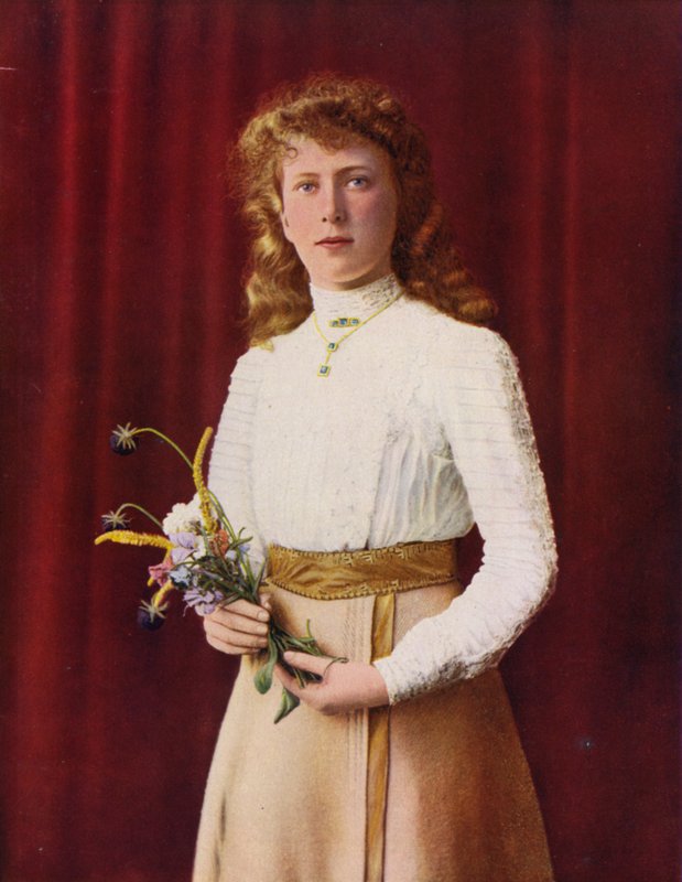Prinsesse Mary i 1909 (fargebilde) av (after) English photographer