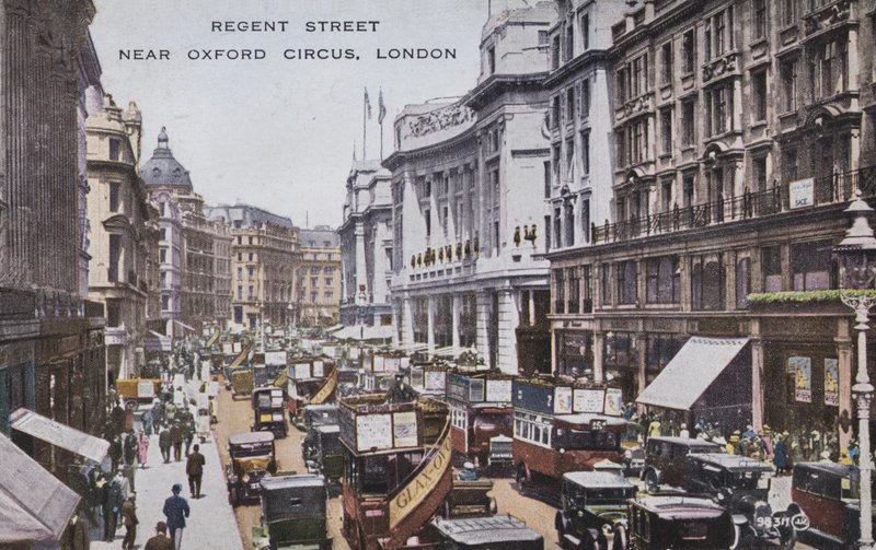 Regent Street, nær Oxford Circus, London (farget bilde) av (after) English photographer