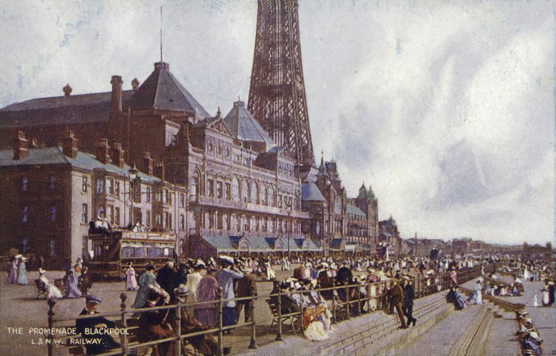 The Promenade, Blackpool (farget bilde) av (after) English photographer