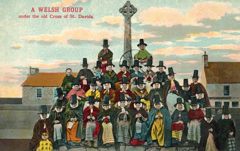 Welsh Group, Old Cross, St Davids (fargebilde) av (after) English photographer