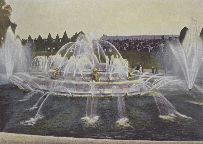 Latona-fontenen (farget bilde) av (after) French Photographer
