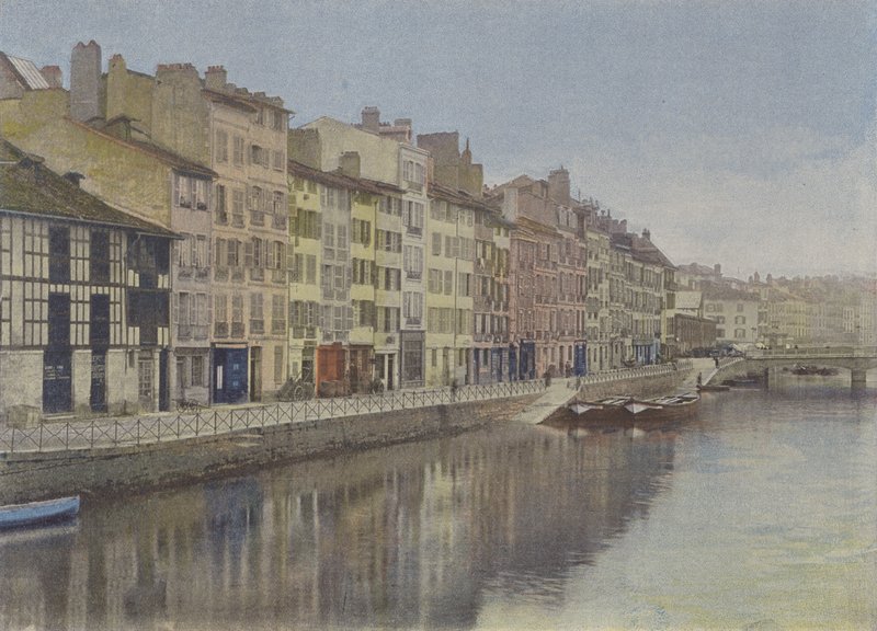 Bayonne, A quay of the Nive (farget bilde) av (after) French Photographer