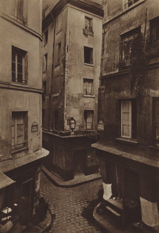 Kryss av gatene Mondetour, Pirouette og Petite-Truanderie i 1886 (s/hvitt-bilde) av (after) French Photographer